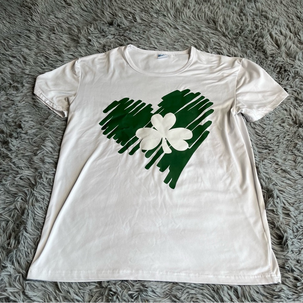 St Patricks Day 4 Leaf Clover Tshirt Womens Medium White Green Short Sleeve